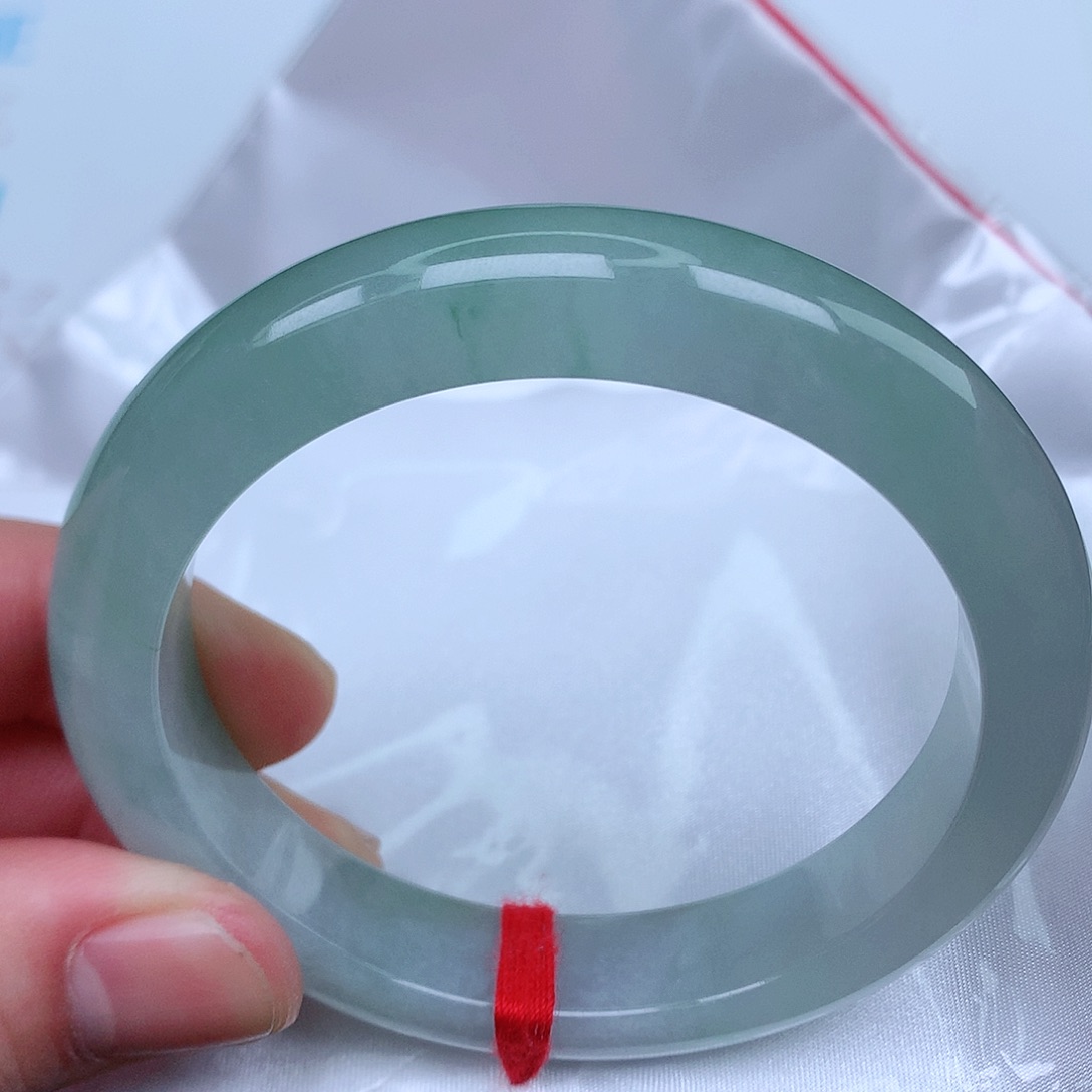 翡翠手镯未镶嵌天然