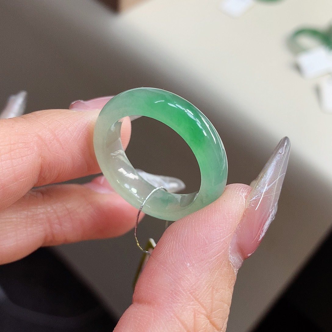 翡翠戒指未镶嵌金****家21号