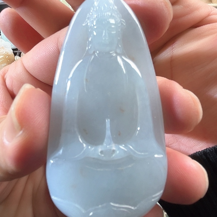 翡翠未镶嵌颈饰素衣观音