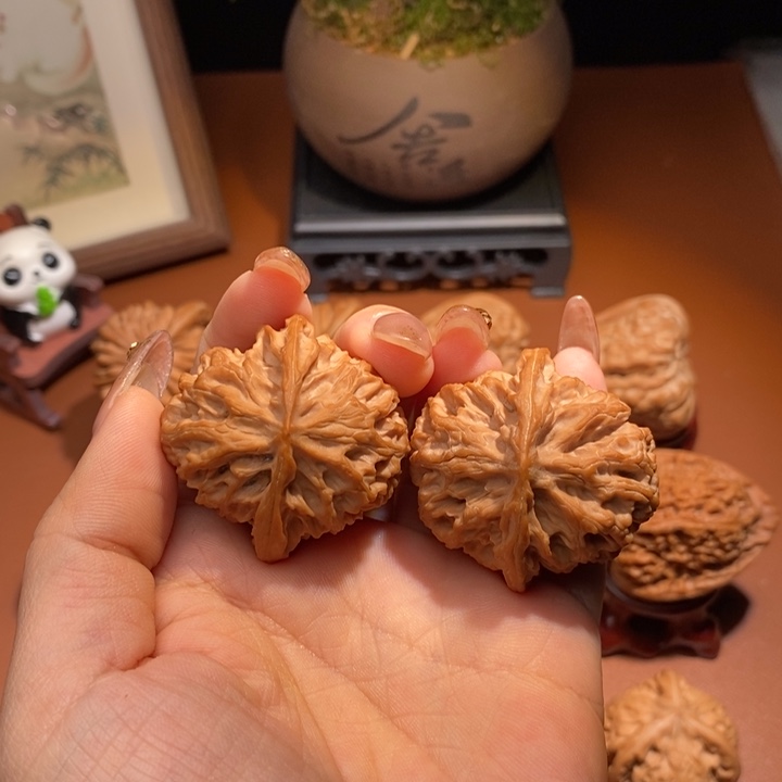 趴***窝文玩核桃吊坠苹果园39全品三角