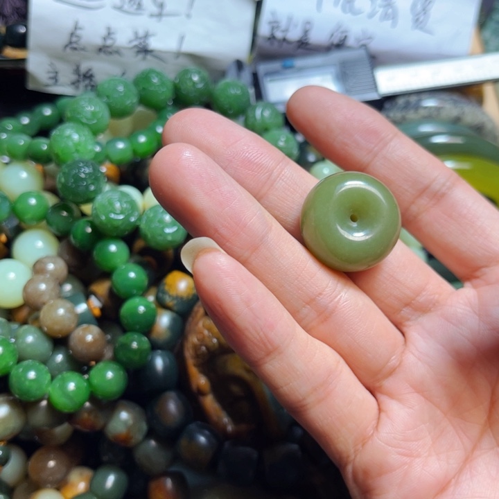 岫岩河磨玉（透闪石质玉）手链未镶嵌