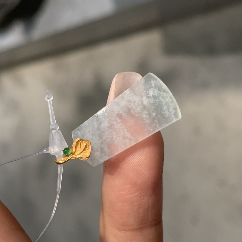 1109ZK-17缅甸翡翠A货冰透无事牌2025款吊坠