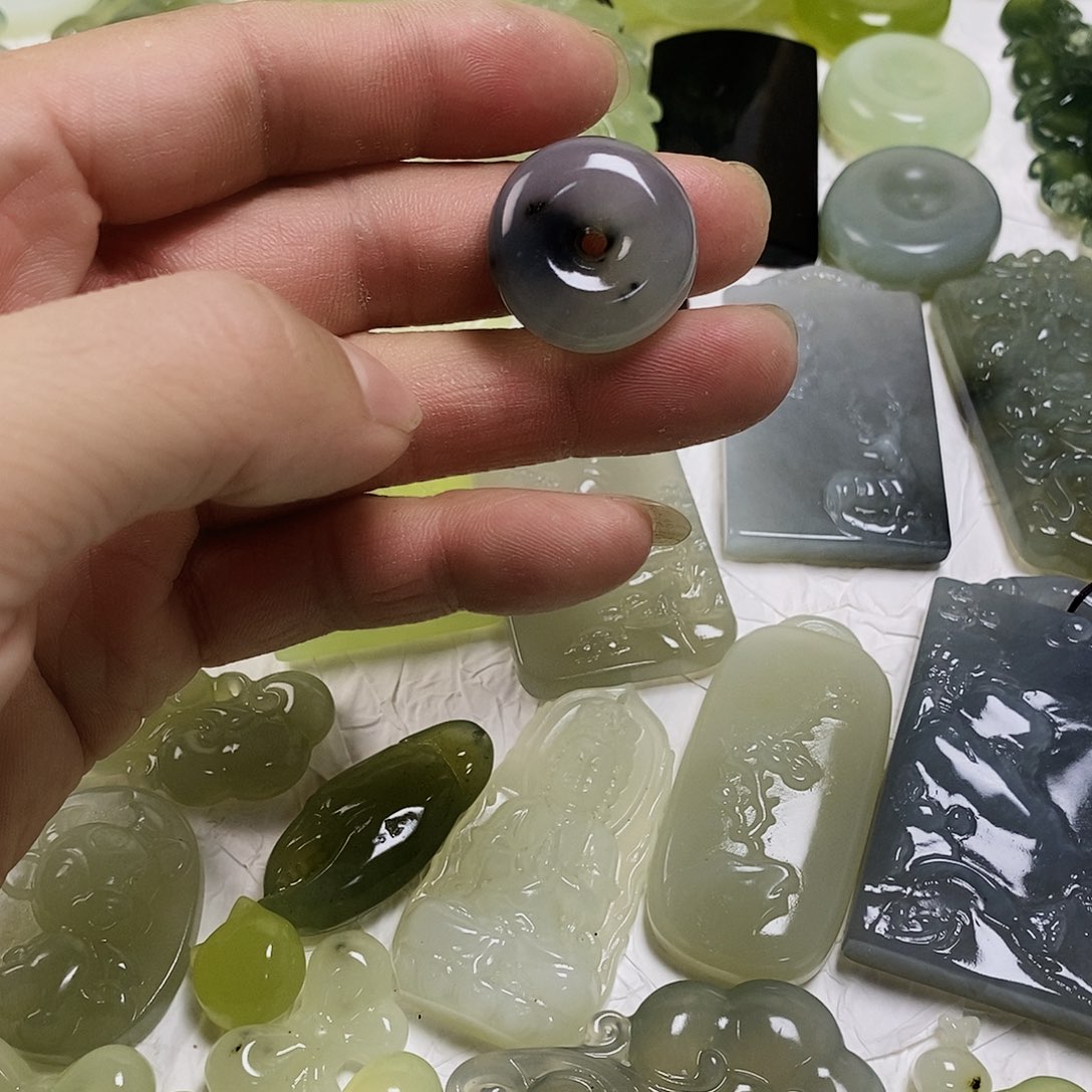 蛇纹石玉合金颈饰