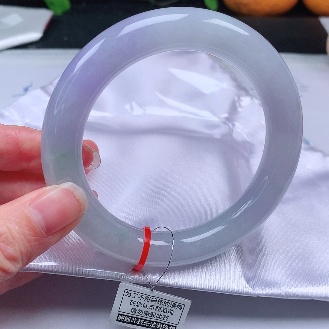 翡翠手镯未镶嵌61圈