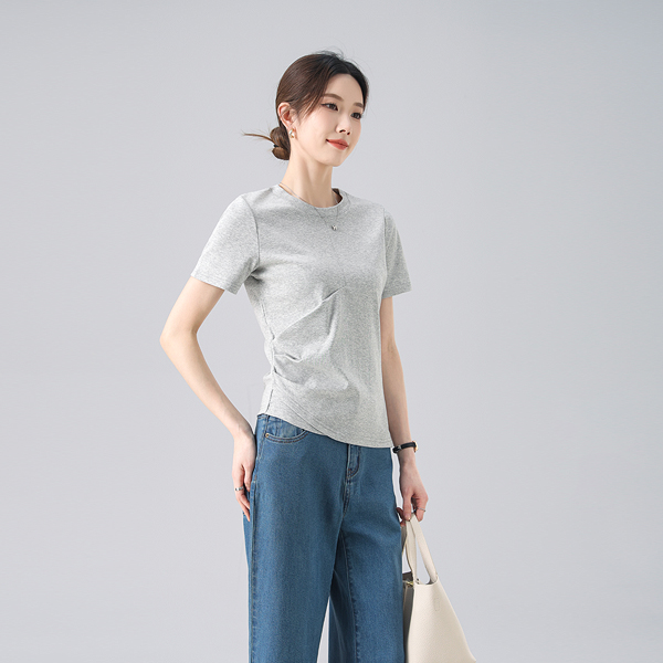 燕苹春夏季新款时尚修身显瘦设计感抽褶斜下摆透气圆领短袖CX2517