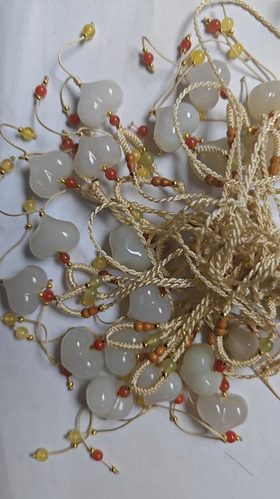 和田玉吊坠12.7*16.4*11.3mm左右多样性发其一C-250