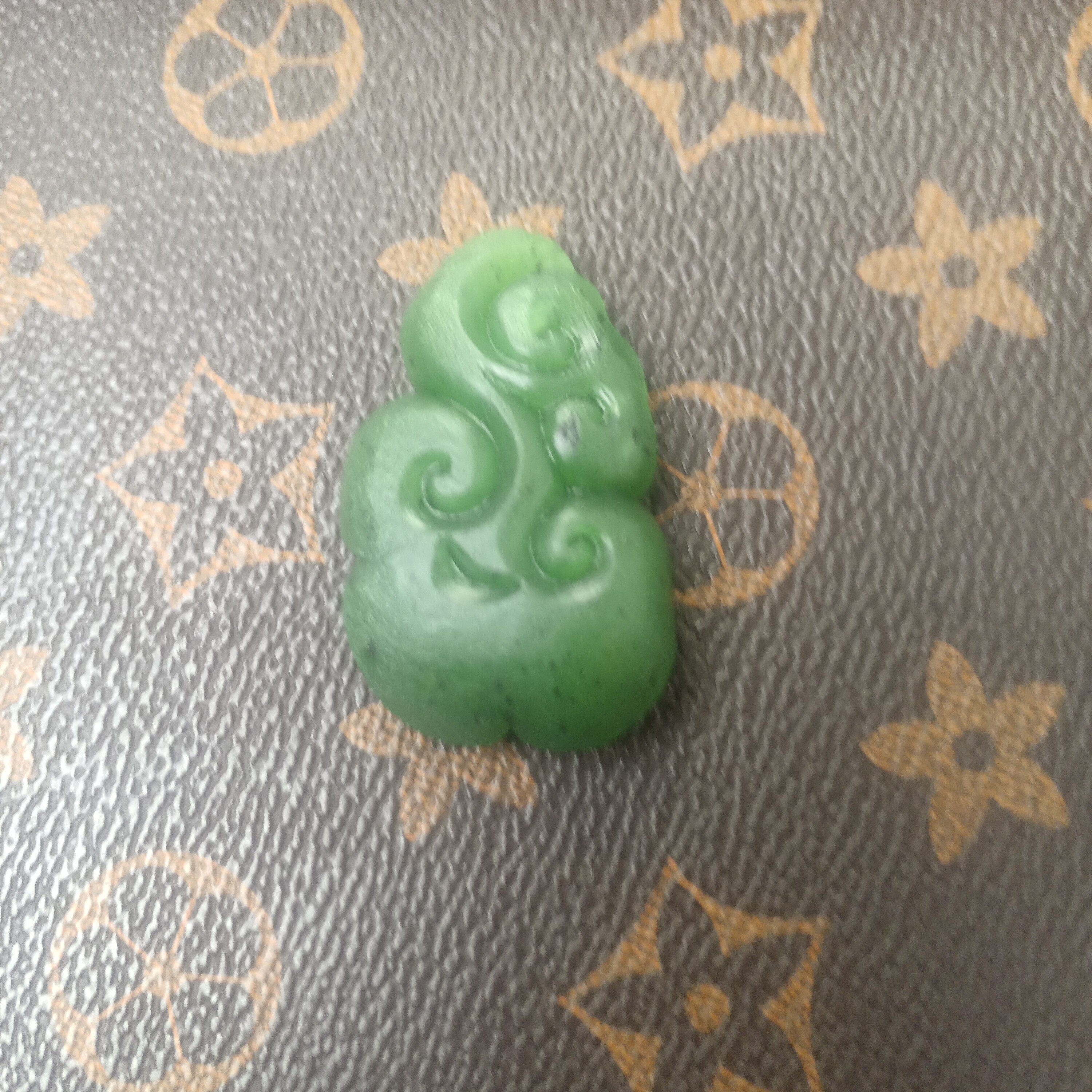 新疆和田玉碧玉苹果绿事事如意