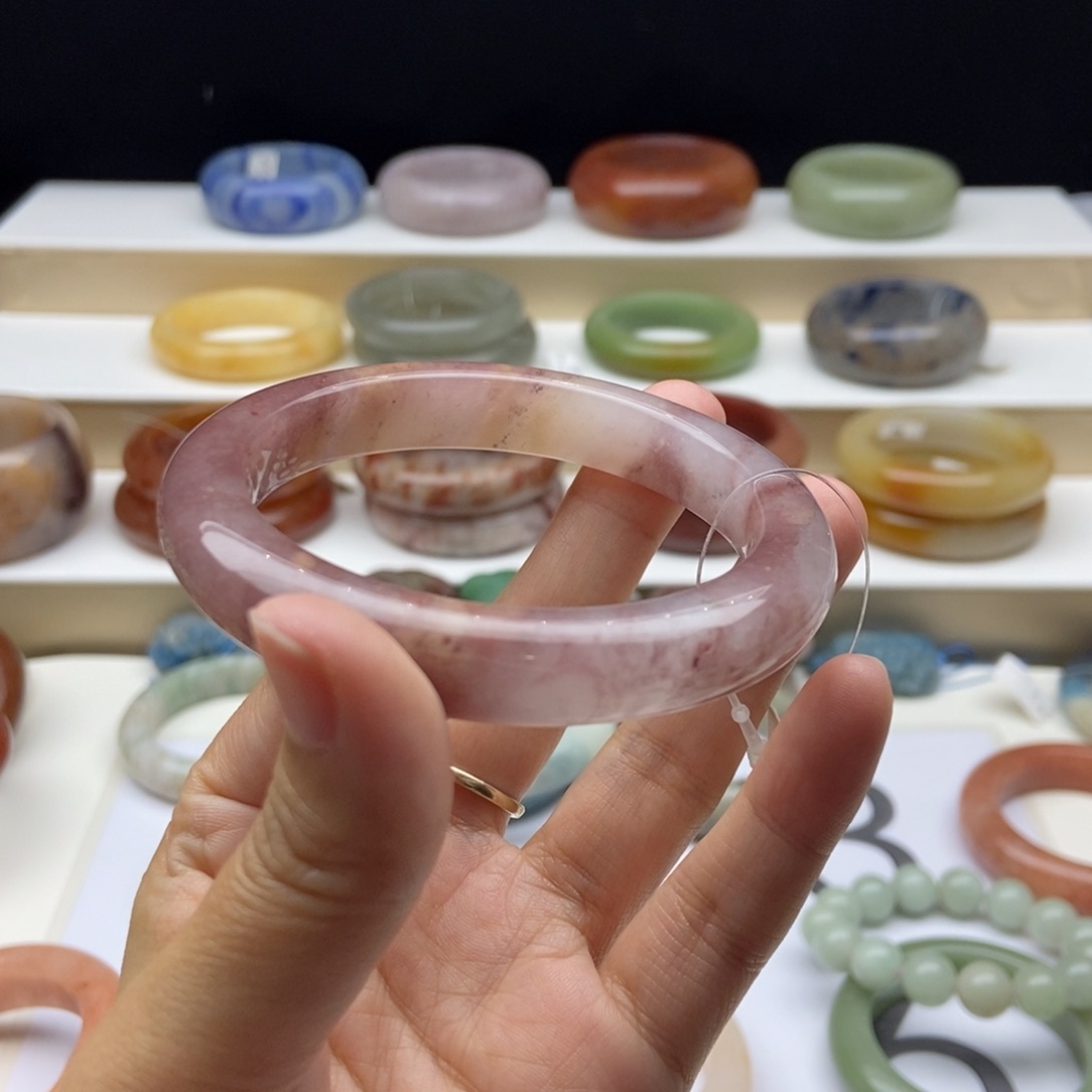 石英质玉手镯未镶嵌珉*