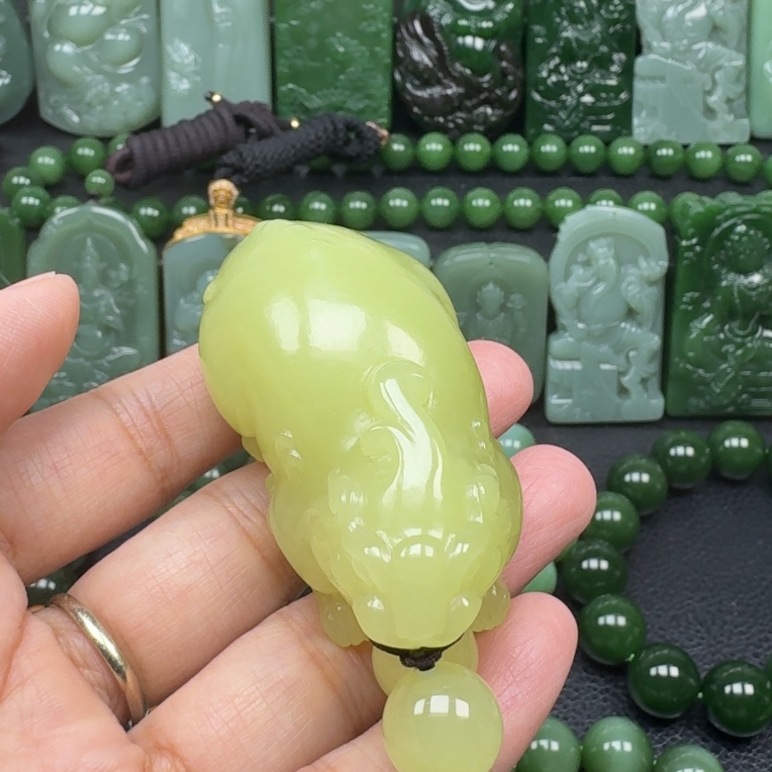 和田玉未镶嵌颈饰