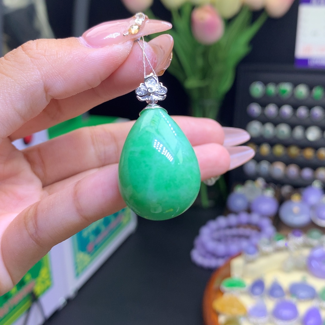 翡翠颈饰18K金镶嵌天然