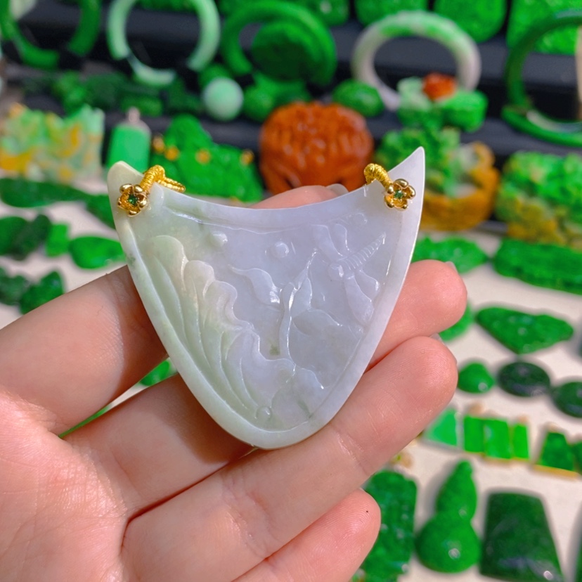 【闪购商品】翡翠未镶嵌颈饰吊坠