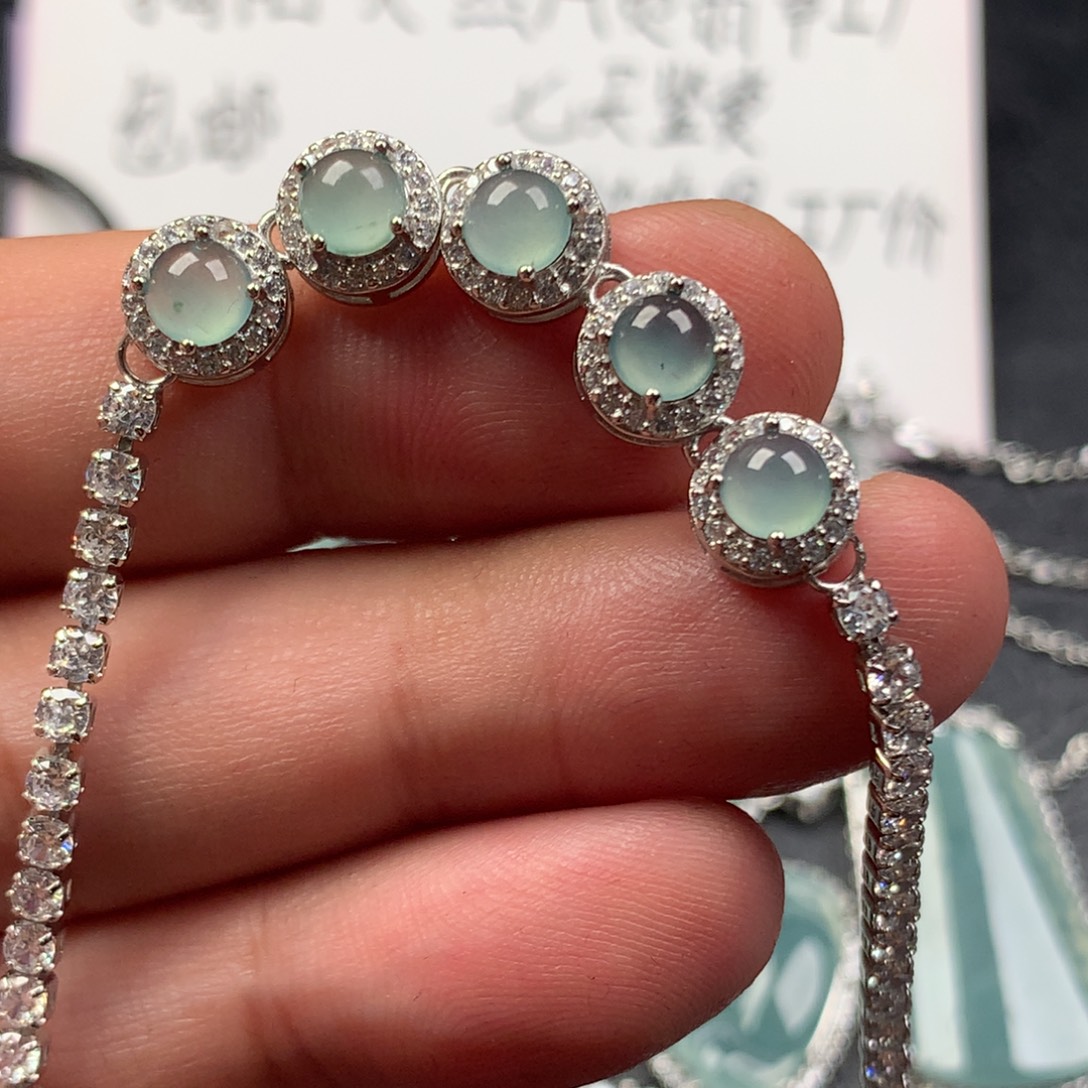 颈饰未镶嵌翡翠手链