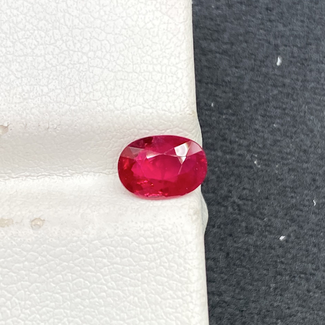 缅甸老烧鸽血红宝强荧光 AIGS 1.14ct