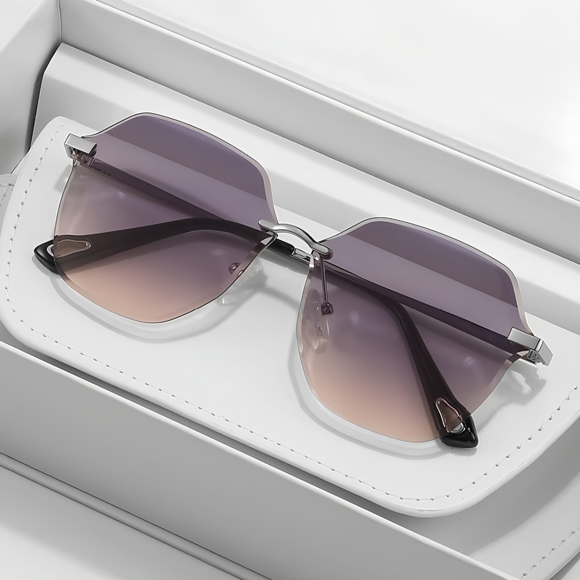 LUYISHI/路伊士精致韩版切边渐变色无框大框太阳镜防紫外线百搭