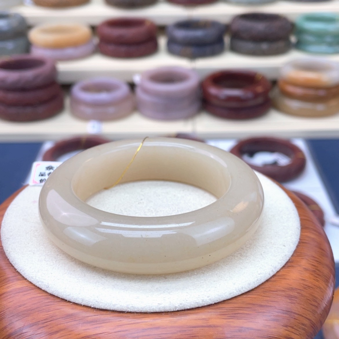 【闪购商品】石英质玉手镯未镶嵌