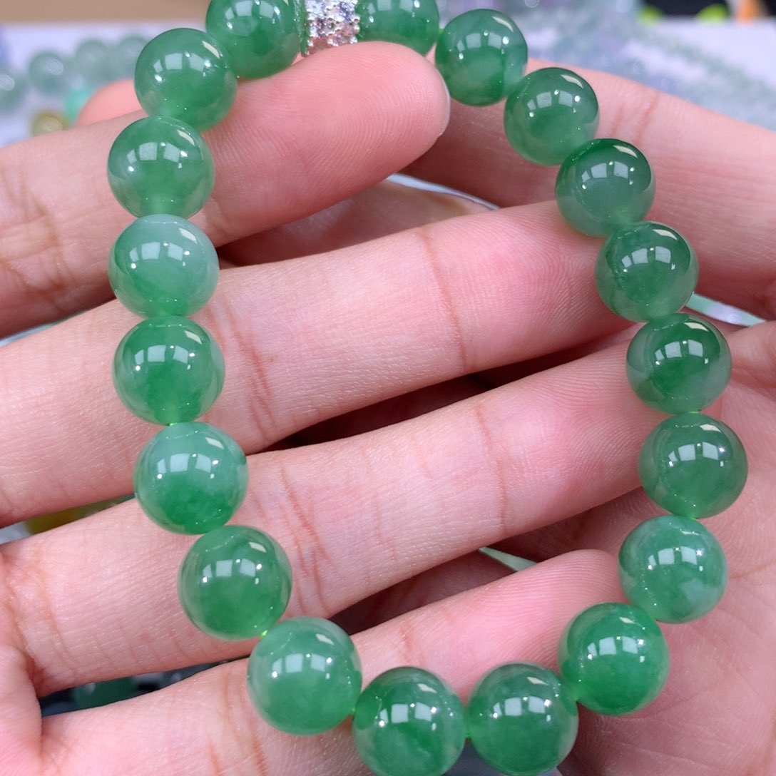 翡翠手链未镶嵌翡翠