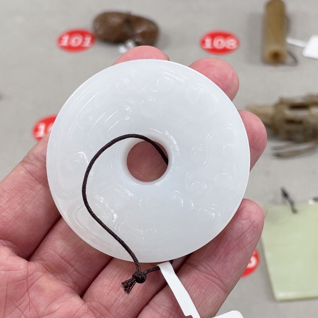 和田玉（糖玉）颈饰未镶嵌v**转