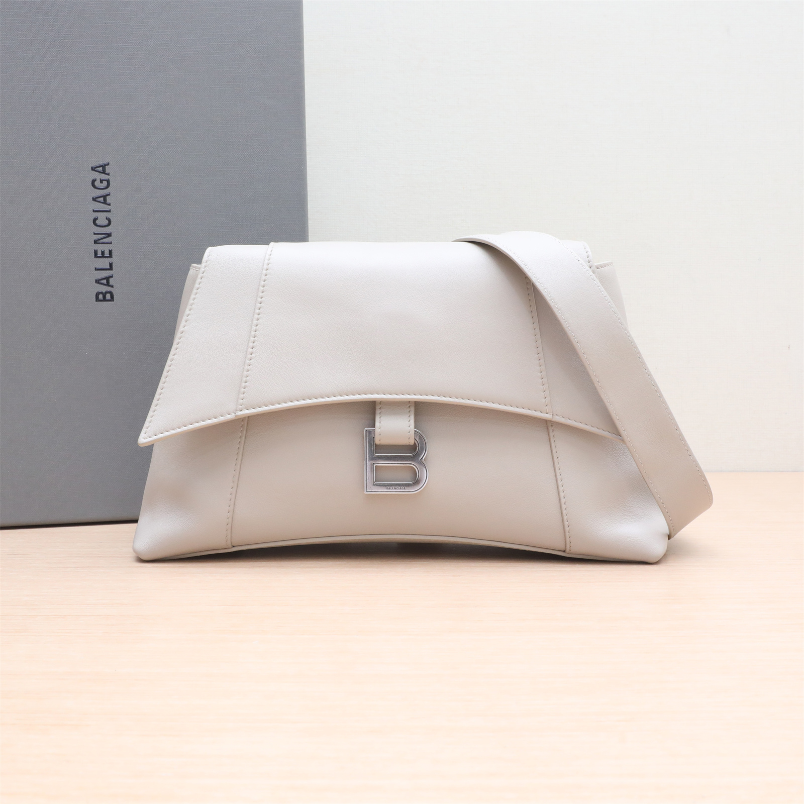 95新 Balenciaga/巴黎世家 活动 斜挎包 小号30 P234039694