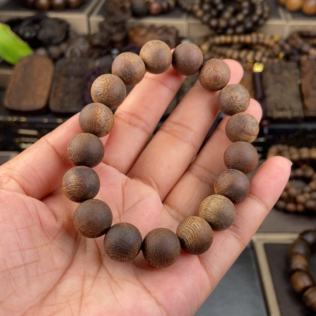 手串沉香好*越南芽庄白