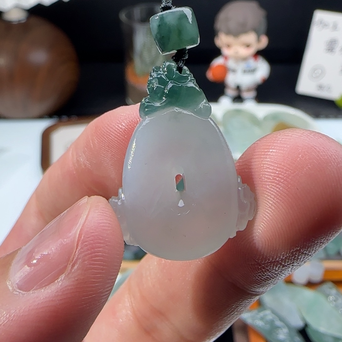 未镶嵌挂件翡翠球****）