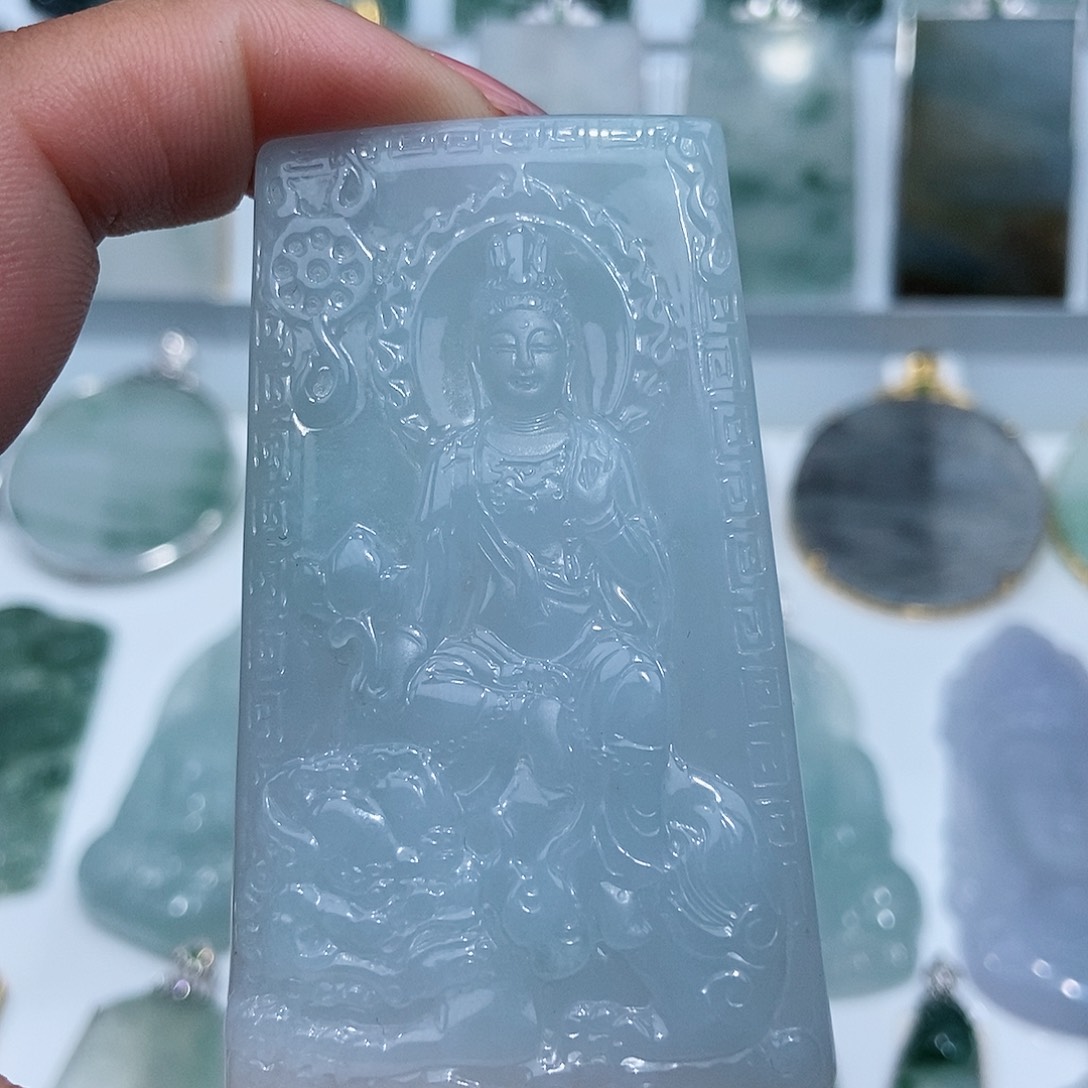 翡翠颈饰未镶嵌缅甸