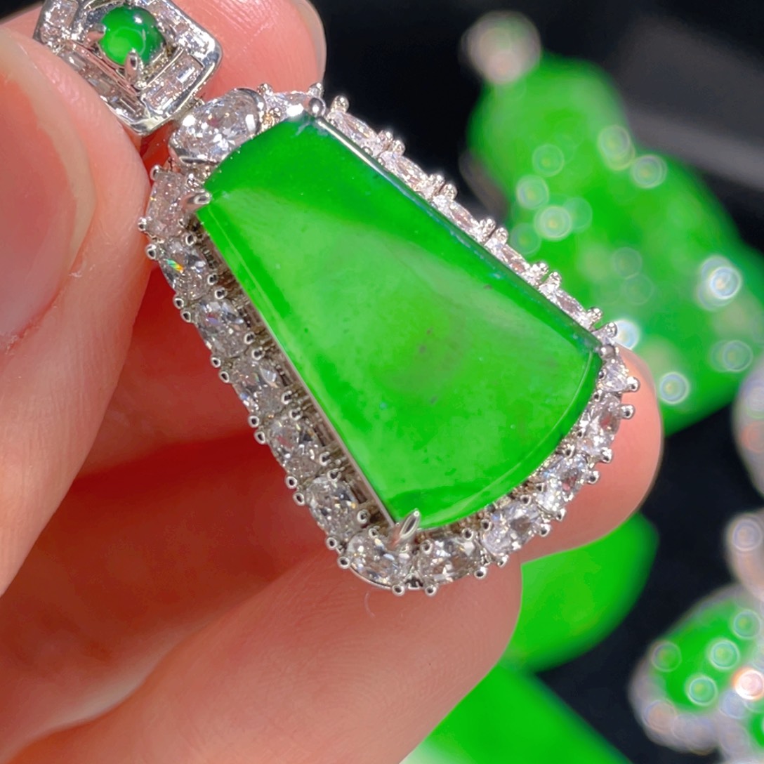 翡翠吊坠(不含链)未镶嵌