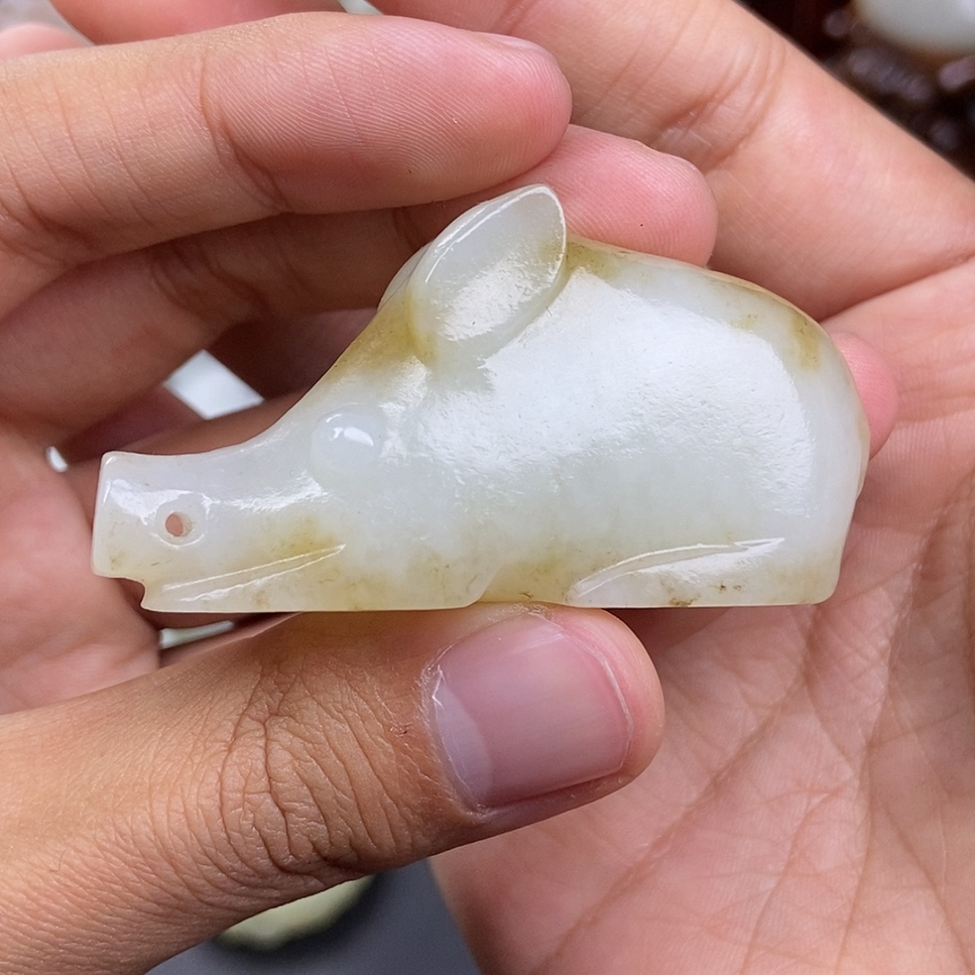 和田玉未镶嵌把件