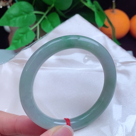 翡翠手镯未镶嵌    圆条55