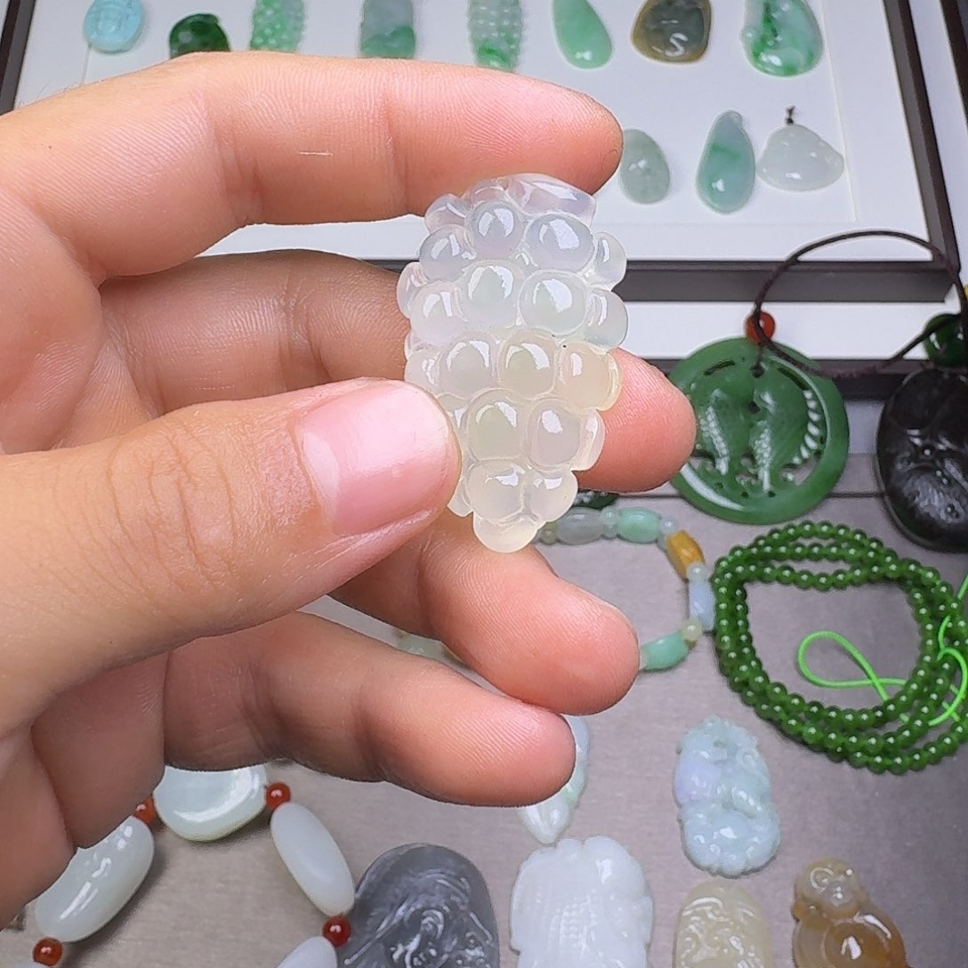 透闪石质玉未镶嵌吊坠(不含链)