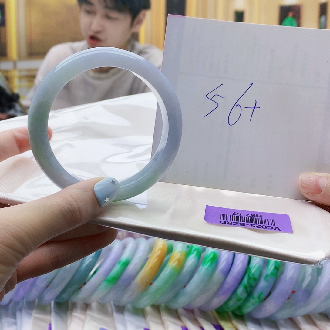 翡翠未镶嵌手镯hjj