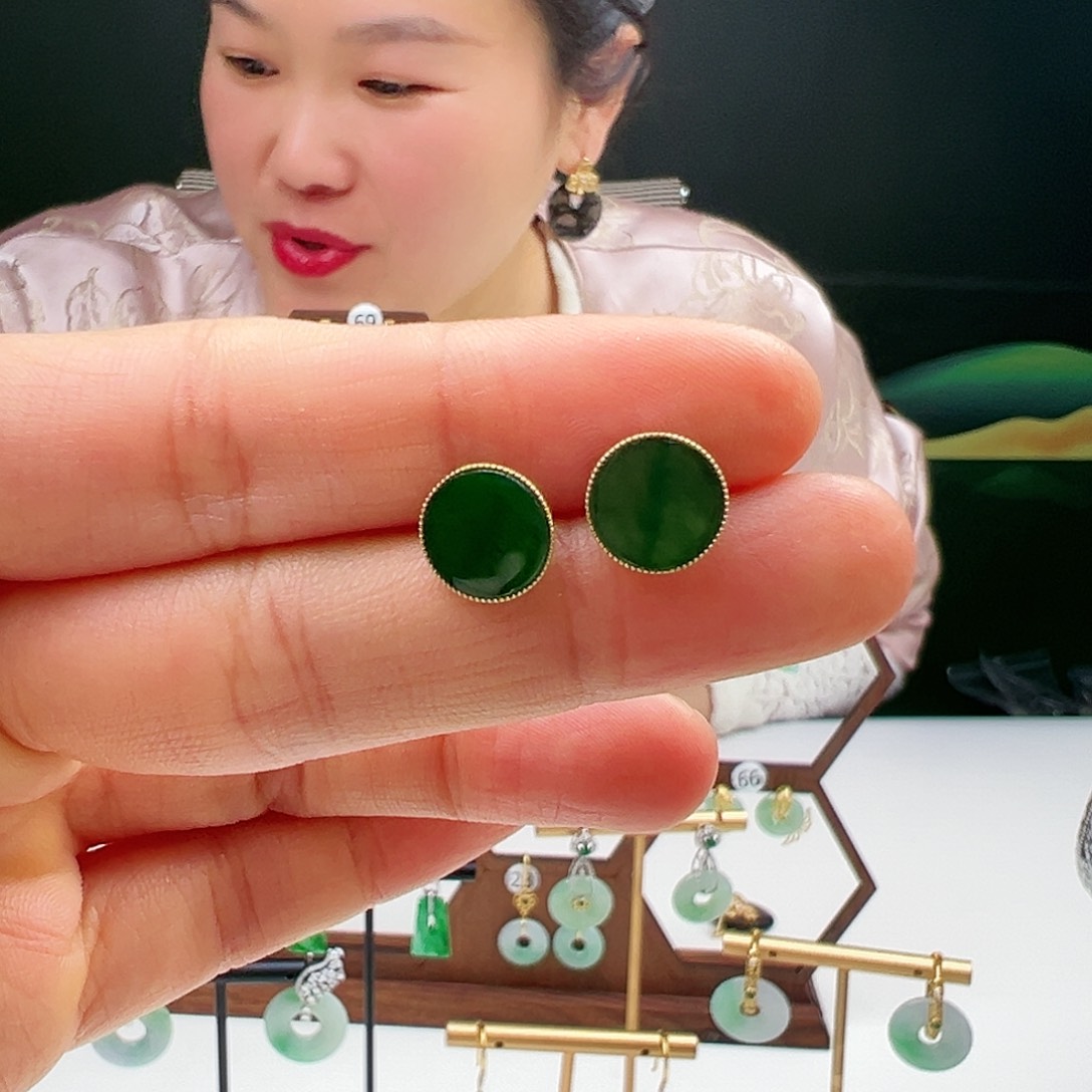 翡翠耳饰18K金镶嵌天然翡翠