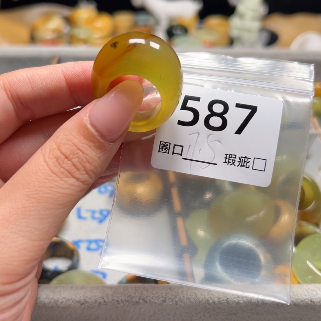 丫***y蛇纹石玉未镶嵌戒指