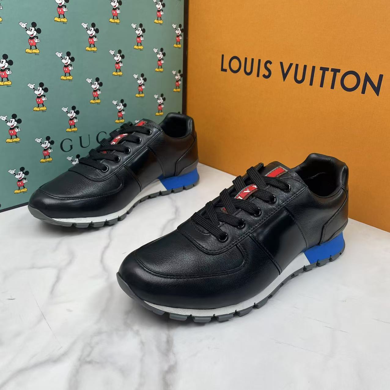 99新 Prada/普拉达 黑色皮面蓝白鞋底潮流百搭休闲运动鞋/40码