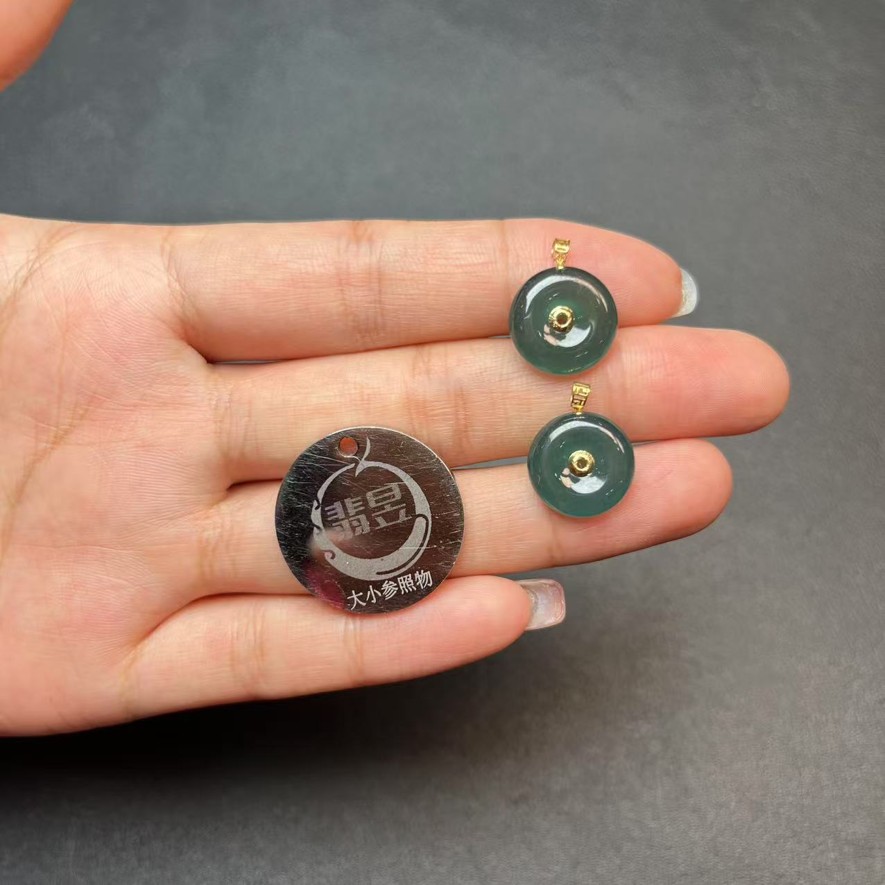 38908T09-3B06-天然A货翡翠平安扣吊坠18k金扣-多样性发其一