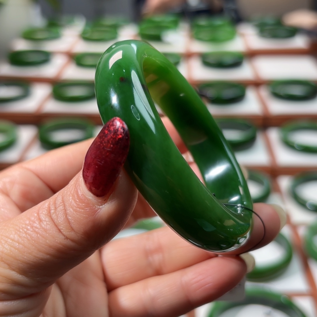 未镶嵌手镯和田玉输*