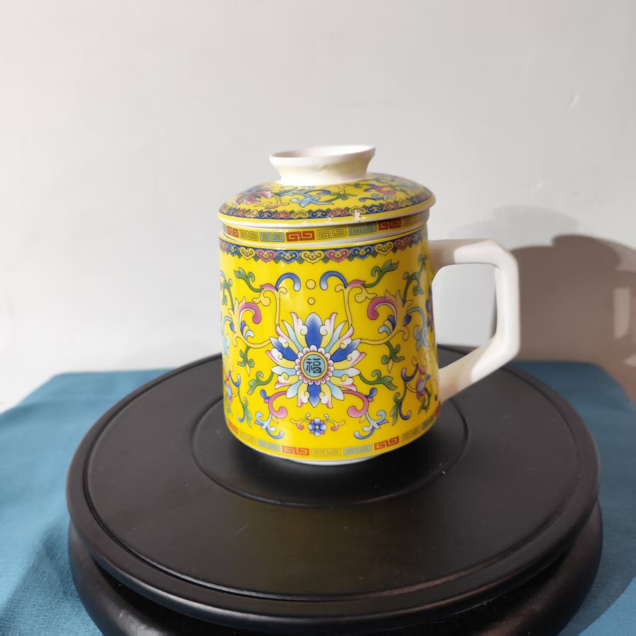 景德镇陶瓷黄色珐琅彩办公杯