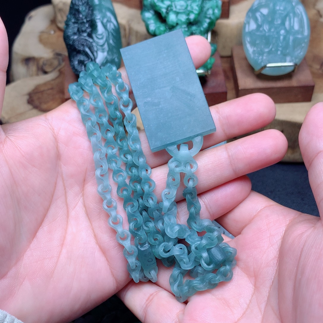 兽***王定制翡翠未镶嵌翡翠
