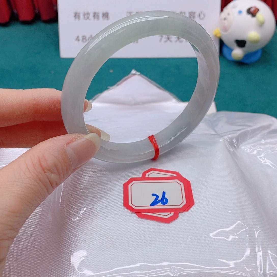 翡翠手镯未镶嵌右**宝26666666