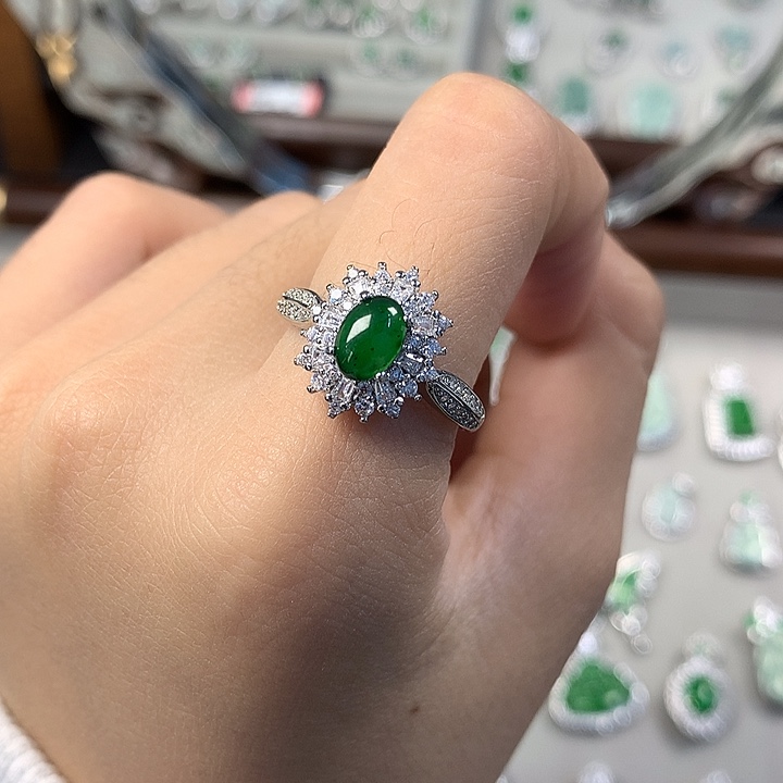 翡翠未镶嵌戒指戒指