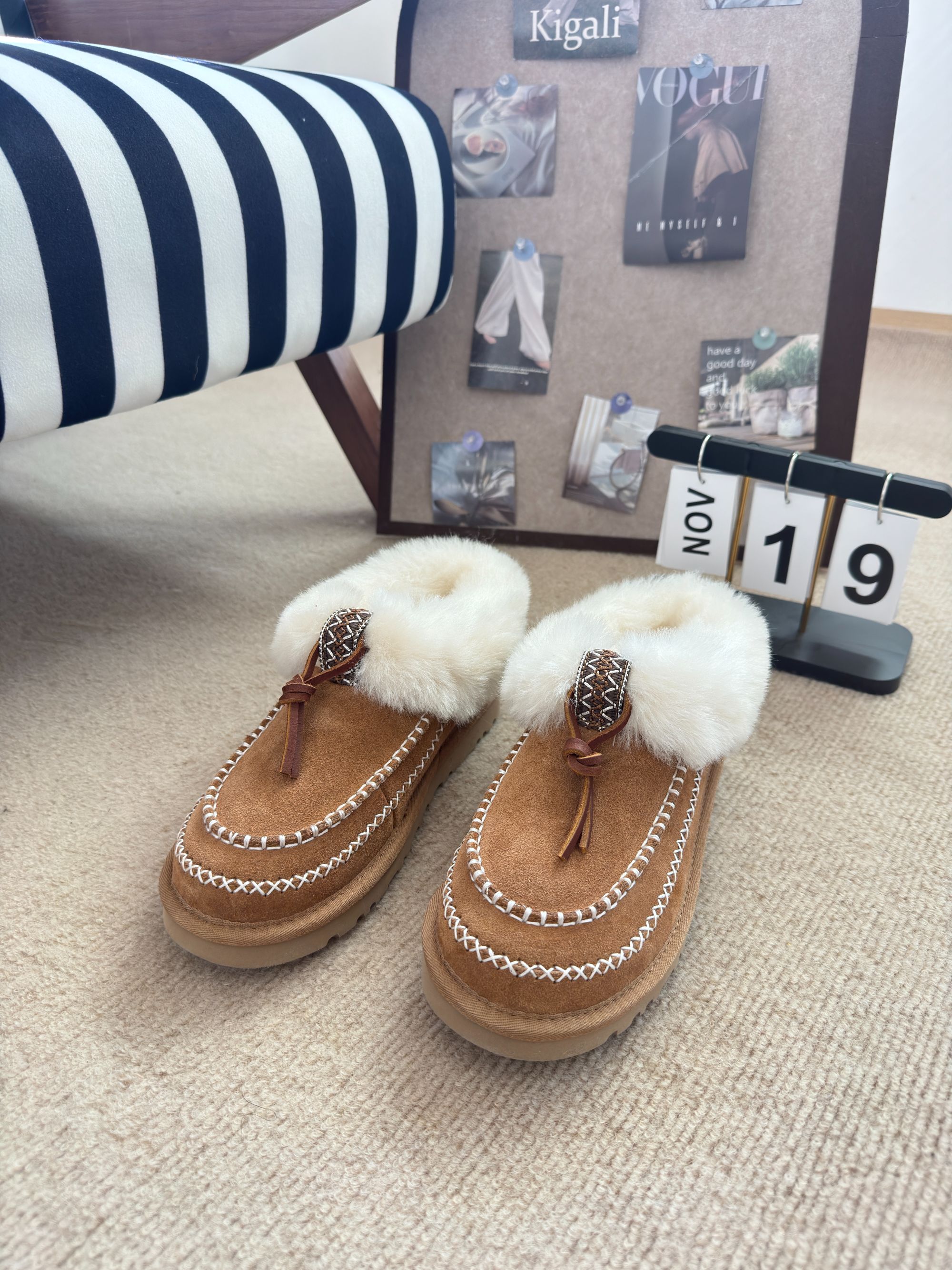 【阿尔派】秋冬季女士时尚舒适纯色平底保暖茸茸短靴懒人毛毛鞋