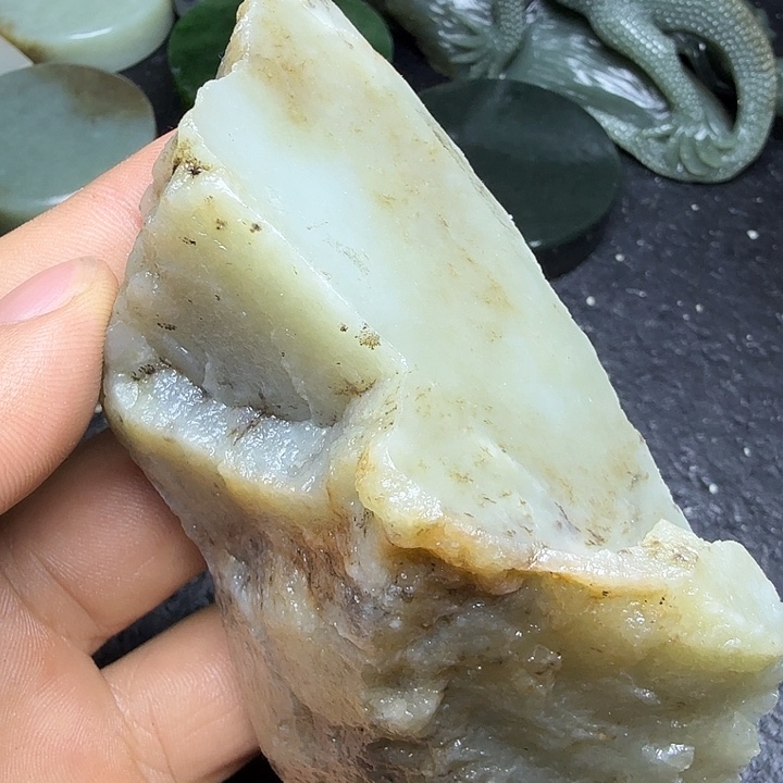 和田玉（糖玉）未镶嵌珠宝奇石