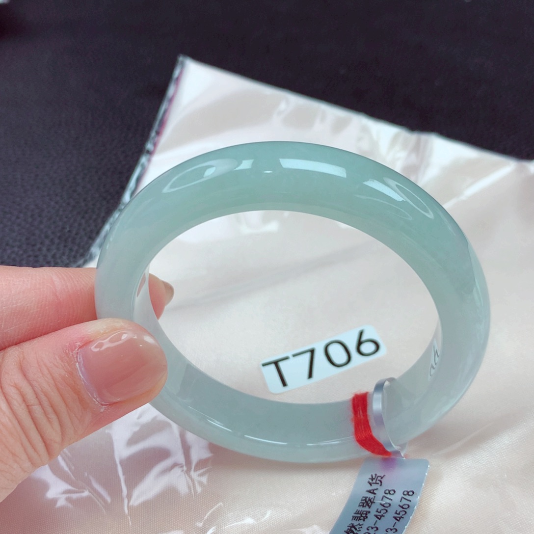 翡翠手镯未镶嵌手镯88