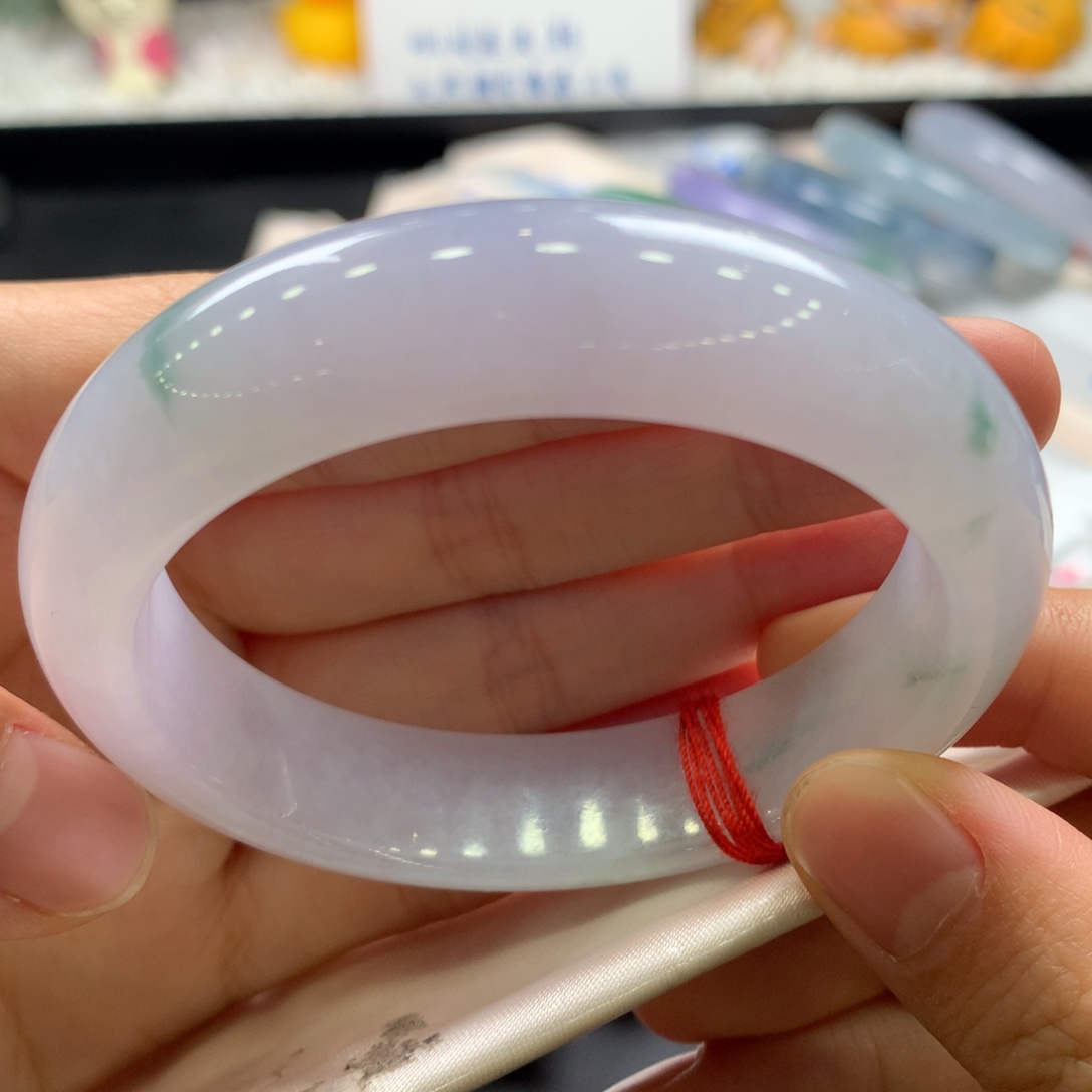 翡翠未镶嵌手镯172号紫底飘蓝花有纹