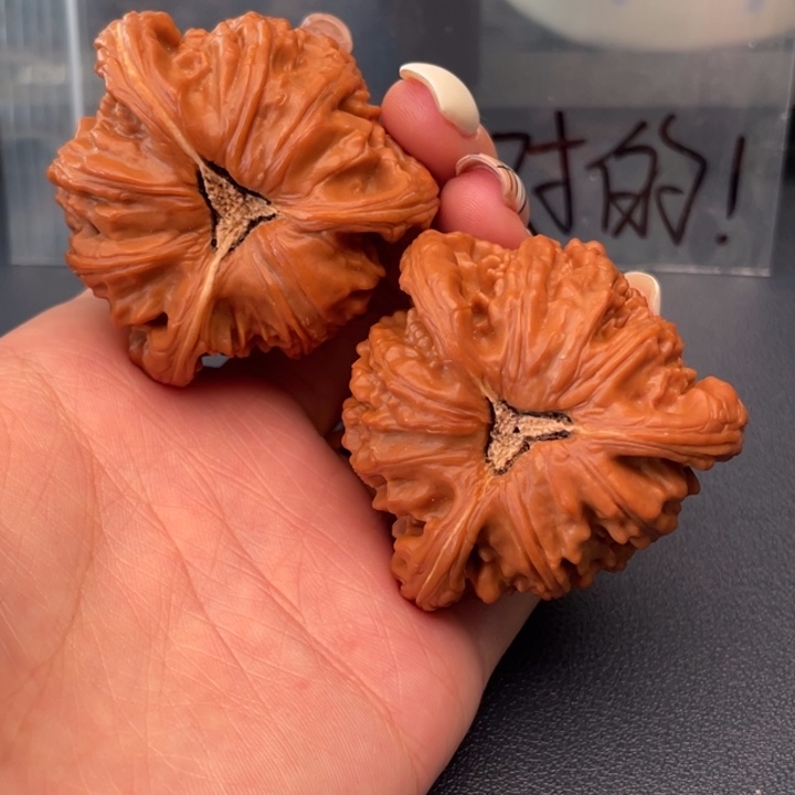 永***3文玩核桃吊坠白狮子