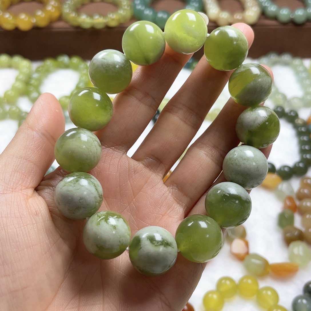 蛇纹石玉手串未镶嵌