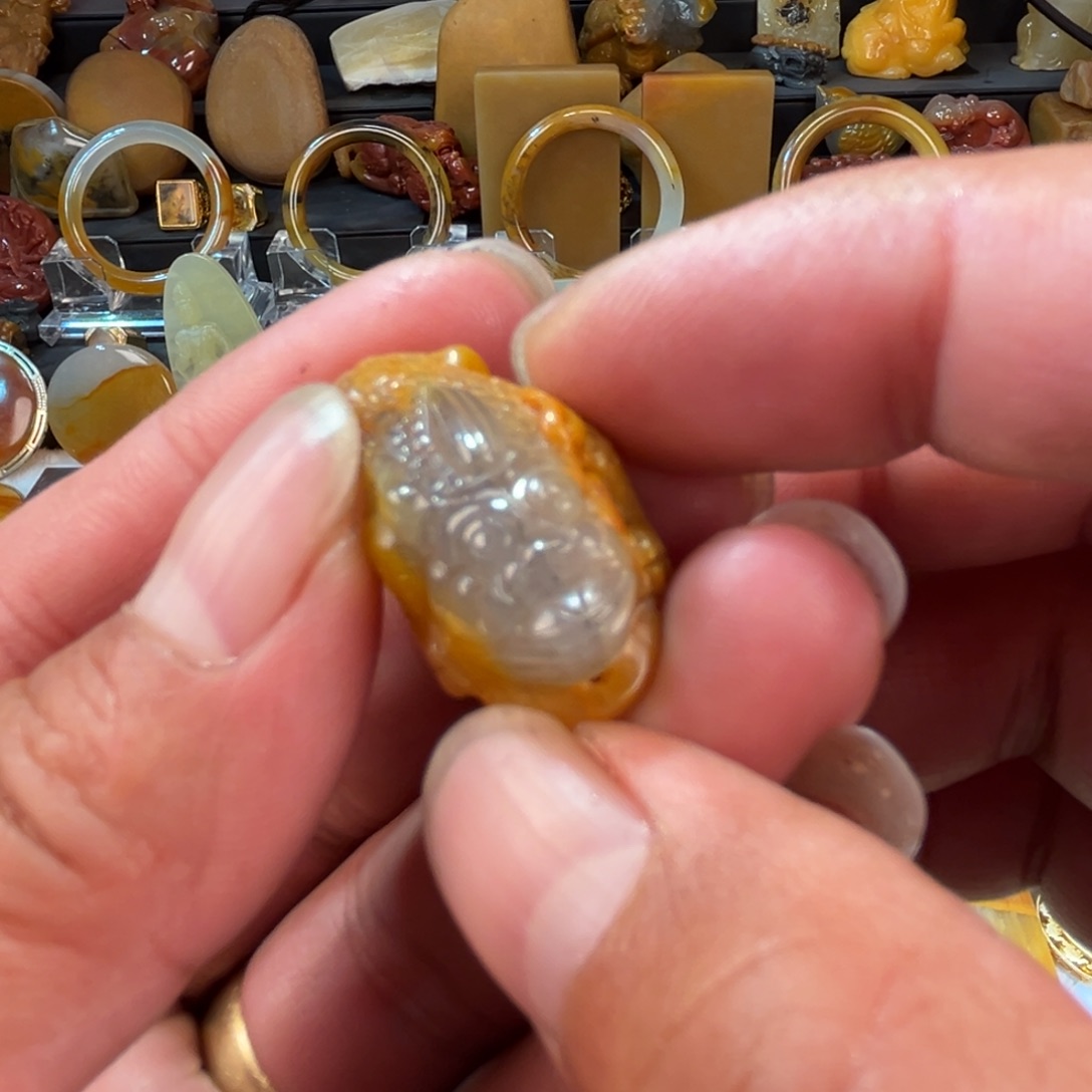 石英质玉（黄龙玉）合金颈饰