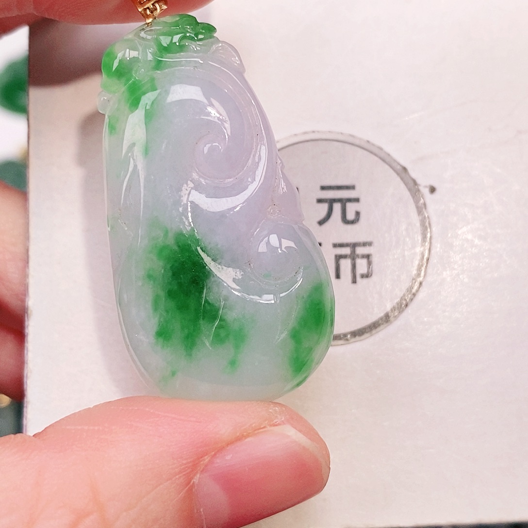 翡翠18K金镶嵌颈饰