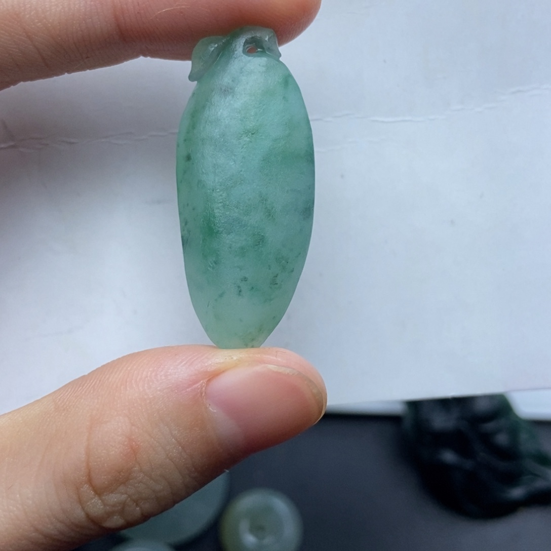 未镶嵌定制翡翠锁****卍瓜