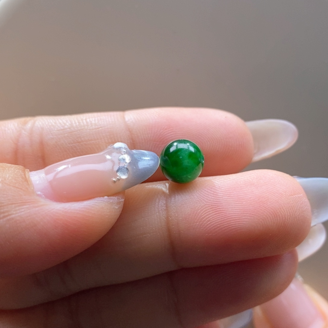 翡翠未镶嵌颈饰翡翠辣绿珠卡7.9