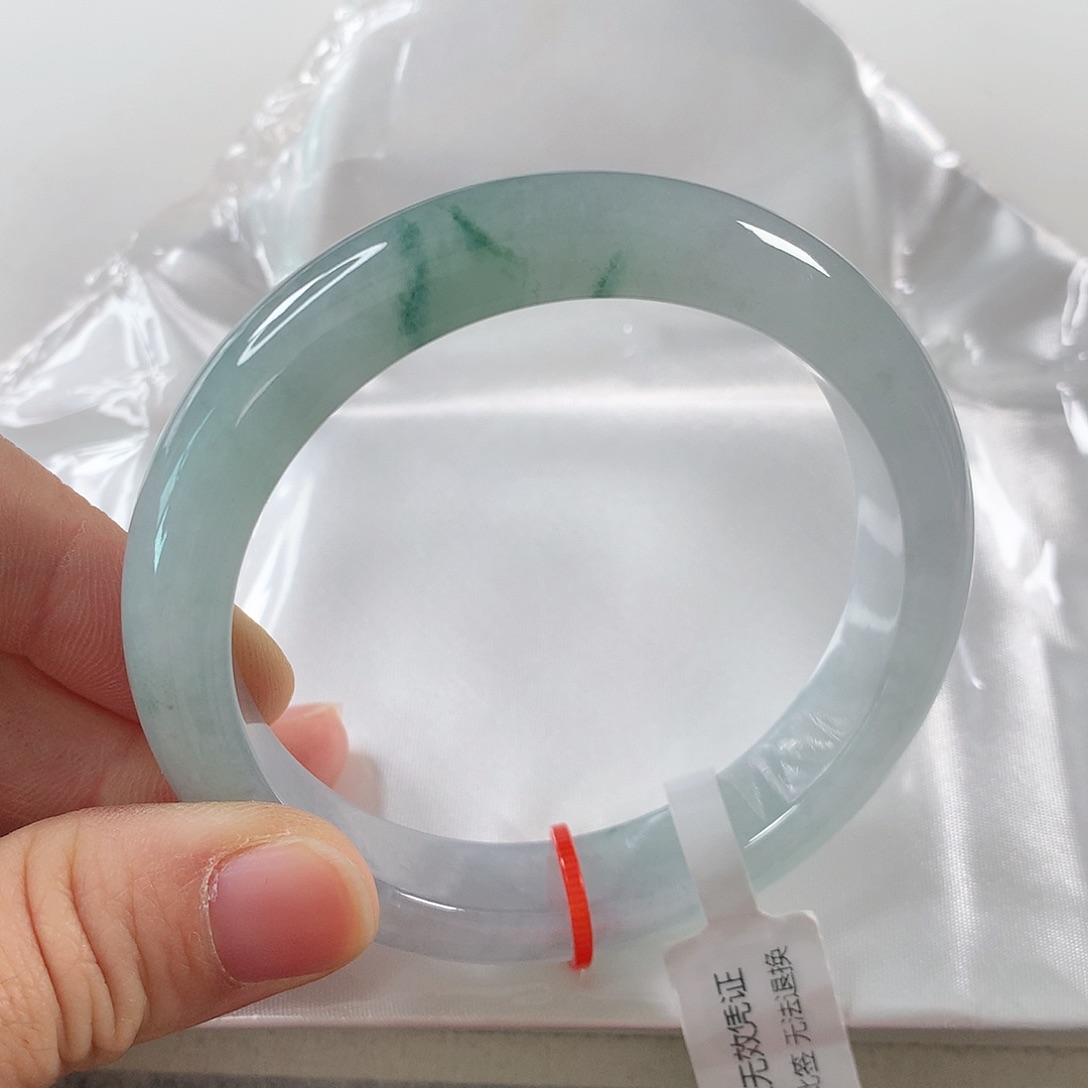 翡翠手镯未镶嵌①⑥①